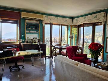 Appartamento in vendita di 185 m² in Via Panoramica, 15