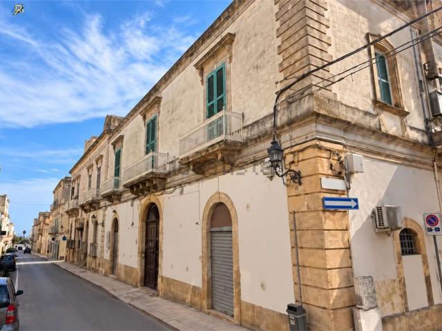 Appartamento in vendita di 185 m² in Via Roma, 45