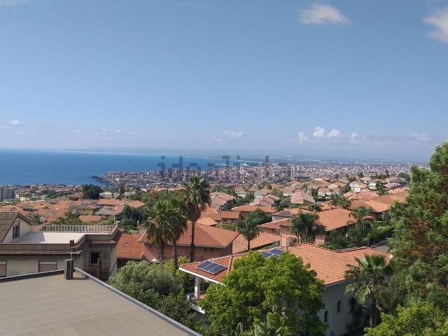 Appartamento in vendita di 185 m² in Via Umberto Boccioni, 6