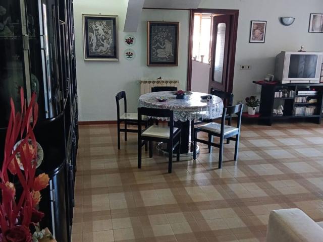Appartamento in vendita di 185 m² in Via Ugo la Malfa