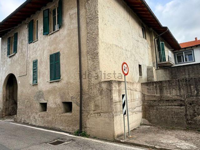 Appartamento in vendita di 185 m² in Via XXV Aprile, 23