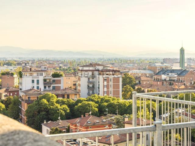 Appartamento in vendita di 185 m² in Viale Medaglie D&apos Oro, 36