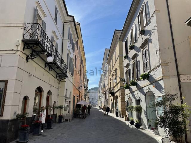 Appartamento in vendita di 185 m² in Corso Giuseppe Mazzini
