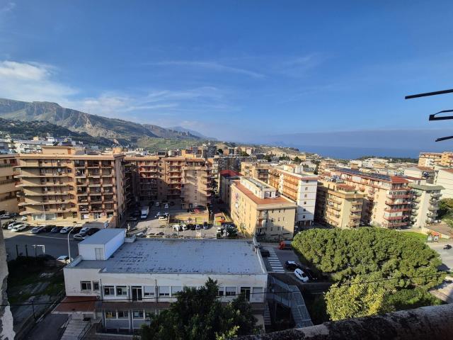 Appartamento in vendita di 186 m² in Via Giovanni Falcone e Paolo Borsellino