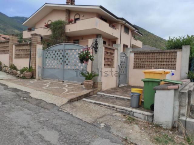 Appartamento in vendita di 186 m² in Via Grotta Scacciamosca