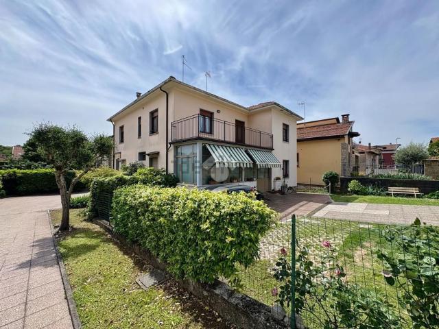 Appartamento in vendita di 186 m² in Via Fratelli Cairoli, 36