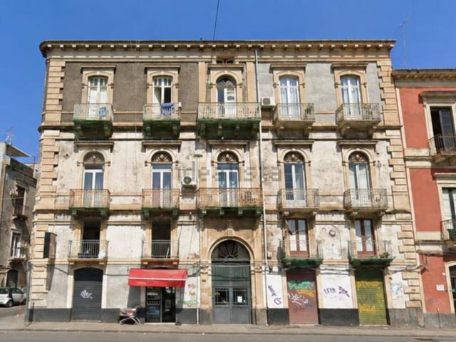 Appartamento in vendita di 186 m² in Via Monsignor Ventimiglia, 154