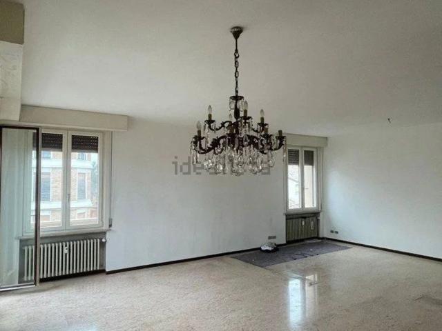 Appartamento in vendita di 186 m² in Via Madre Anna Maria Adorni