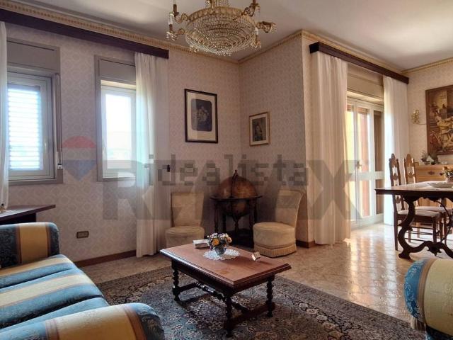 Appartamento in vendita di 186 m² in Via Salvatore Quasimodo, 1