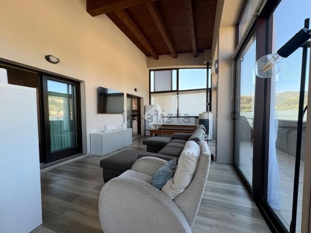 Appartamento in vendita di 186 m² in Via Papa Giovanni XXIII, 26