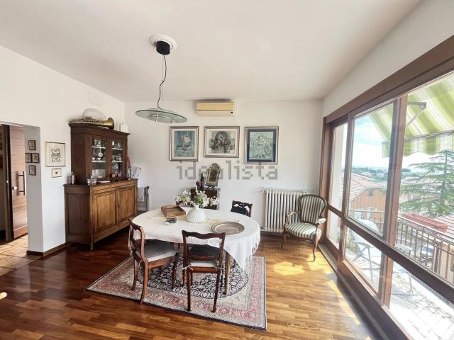 Appartamento in vendita di 186 m² in Via Romagna, 48