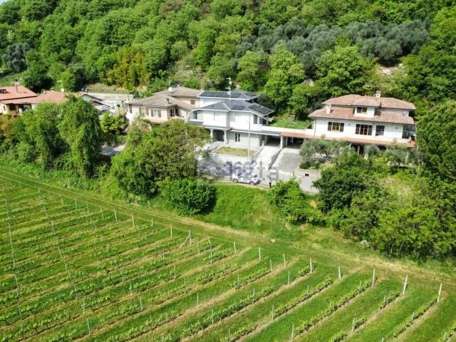 Appartamento in vendita di 186 m² in Via Valenzano