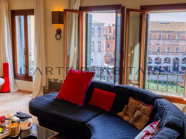 Appartamento in vendita di 186 m² in Calle de la Posta de Fiorenza, 5655