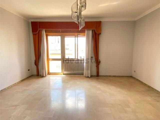Appartamento in vendita di 186 m² in Piazza Giuseppe Garibaldi, 12
