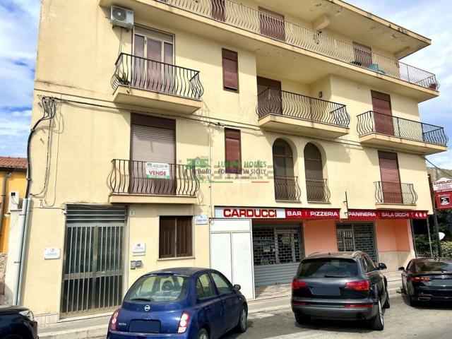 Appartamento in vendita di 186 m² in Piazza Giosuè Carducci