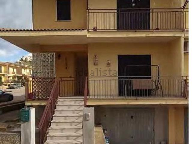 Appartamento in vendita di 186 m² in Strada Statale 118