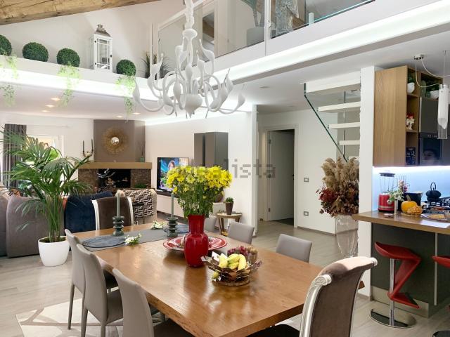 Appartamento in vendita di 200 m² in Via Gaetano Trezza