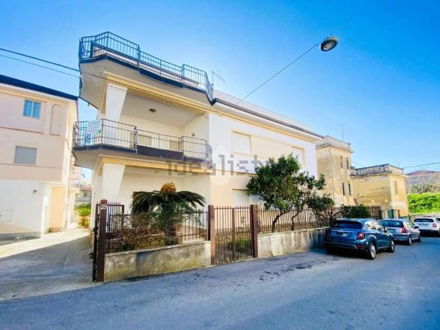 Appartamento in vendita di 187 m² in Via Dottor Antonio Valenza