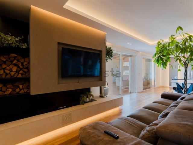Appartamento in vendita di 187 m² in Via Sondrio, 7
