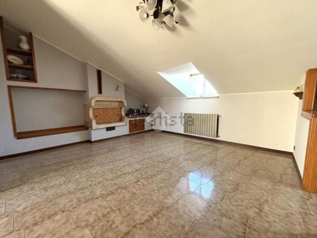 Appartamento in vendita di 187 m² in Strada di Colle Taccone, 1