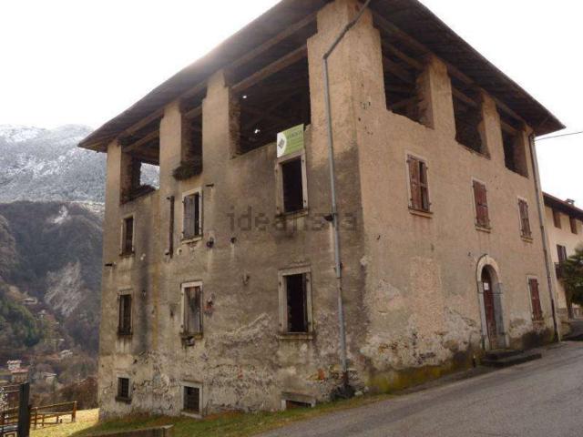 Appartamento in vendita di 188 m² in Via Al Ponte, 182