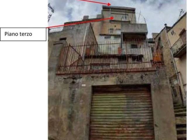 Appartamento in vendita di 188 m² in Via Giuseppe Garibaldi