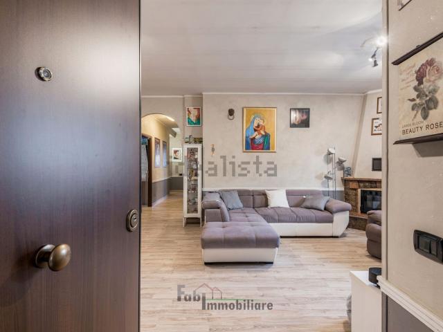 Appartamento in vendita di 188 m² in Via del Tempio della Fortuna, 106