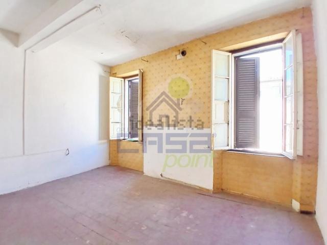 Appartamento in vendita di 188 m² in Via Sergio Arini