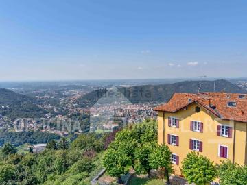 Appartamento in vendita di 188 m² in Via Pacinotti Antonio, 3
