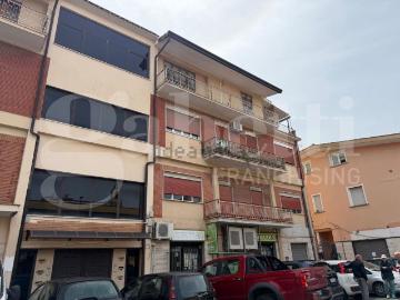 Appartamento in vendita di 188 m² in Via Pietro Nenni, 17