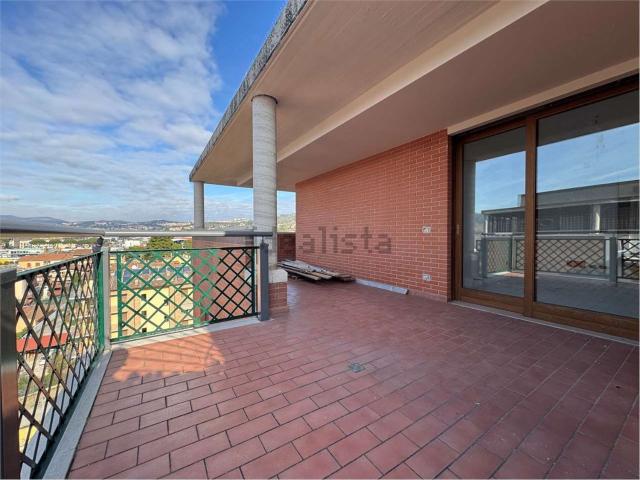 Appartamento in vendita di 188 m² in Via Tuscania, 20