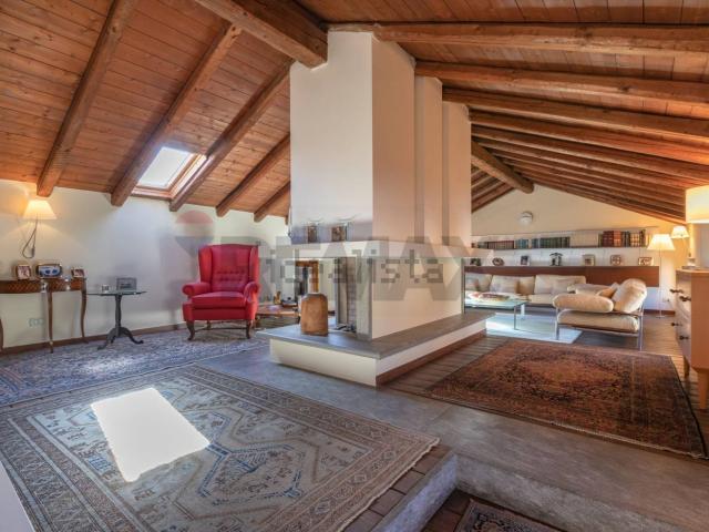Appartamento in vendita di 188 m² in Via Umberto I, 22