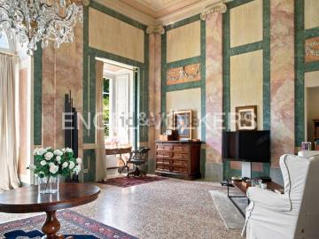 Appartamento in vendita di 188 m² in Via Vittorio Veneto, 5