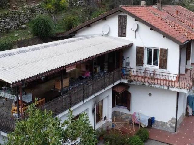 Appartamento in vendita di 188 m² in Strada Provinciale 64