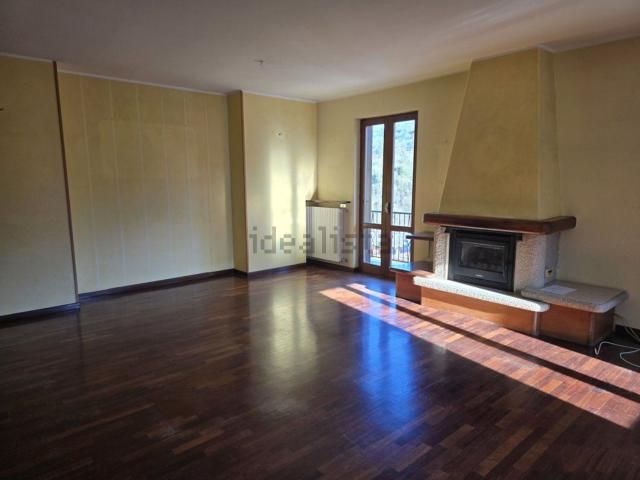 Appartamento in vendita di 189 m² in Via Carlo Alberto Dalla Chiesa