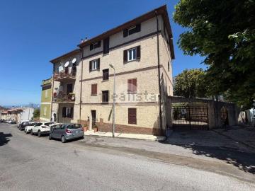 Appartamento in vendita di 189 m² in Via Aureli Stanislao