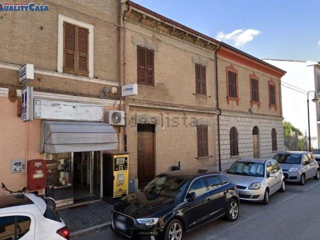 Appartamento in vendita di 189 m² in Via G. Leopardi, 68