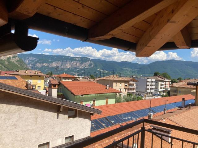 Appartamento in vendita di 189 m² in Via Giuseppe Garibaldi