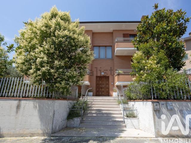 Appartamento in vendita di 189 m² in Via Donatori del Sangue, 28