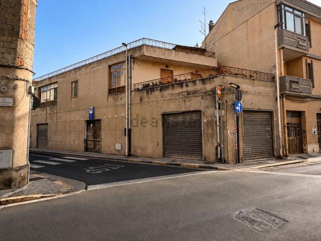Appartamento in vendita di 189 m² in Via Luigi Merello, 138