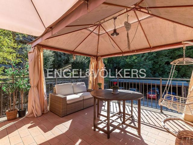Appartamento in vendita di 189 m² in Via Venerini Rosa