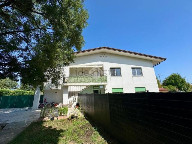 Appartamento in vendita di 189 m² in Via Villatega, 140
