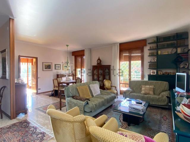 Appartamento in vendita di 190 m² in Via Caumont Caimi