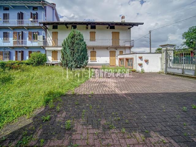 Appartamento in vendita di 186 m² in Via Caduti Libertà