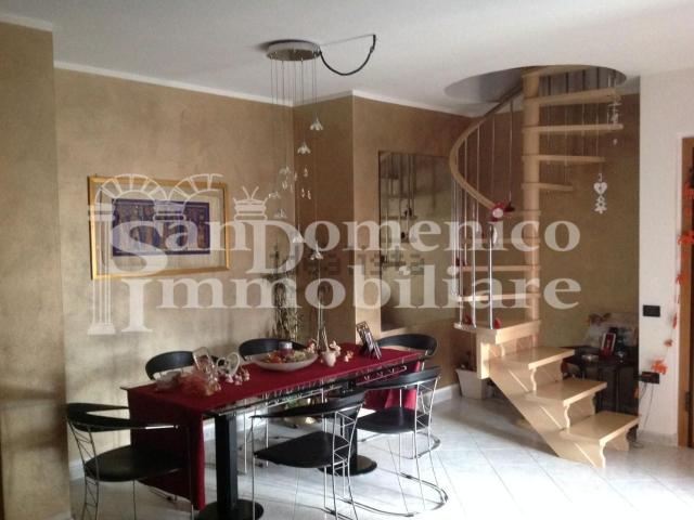 Appartamento in vendita di 190 m² in Via Carlo Alberto dalla Chiesa, 1
