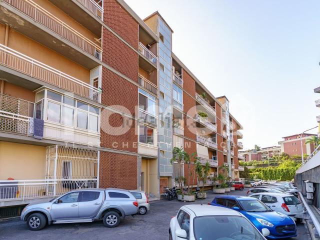 Appartamento in vendita di 190 m² in Via Carnazza, 75