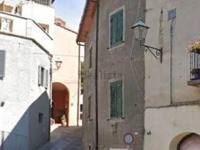 Appartamento in vendita di 190 m² in Via Cesare Battisti