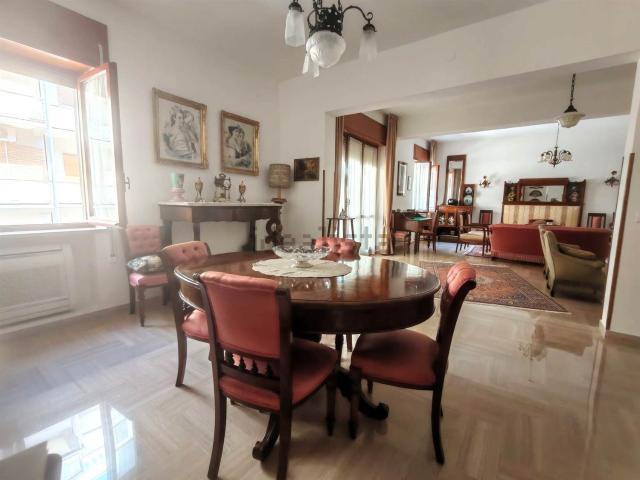 Appartamento in vendita di 190 m² in Via Adda