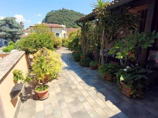 Appartamento in vendita di 190 m² in Via G. Garibaldi