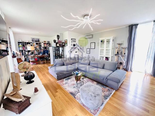 Appartamento in vendita di 190 m² in Via G. Savonarola, 9